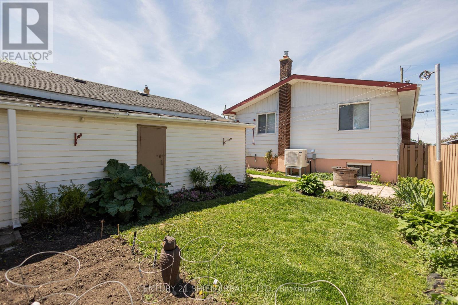 1107 GRAND AVENUE - 8