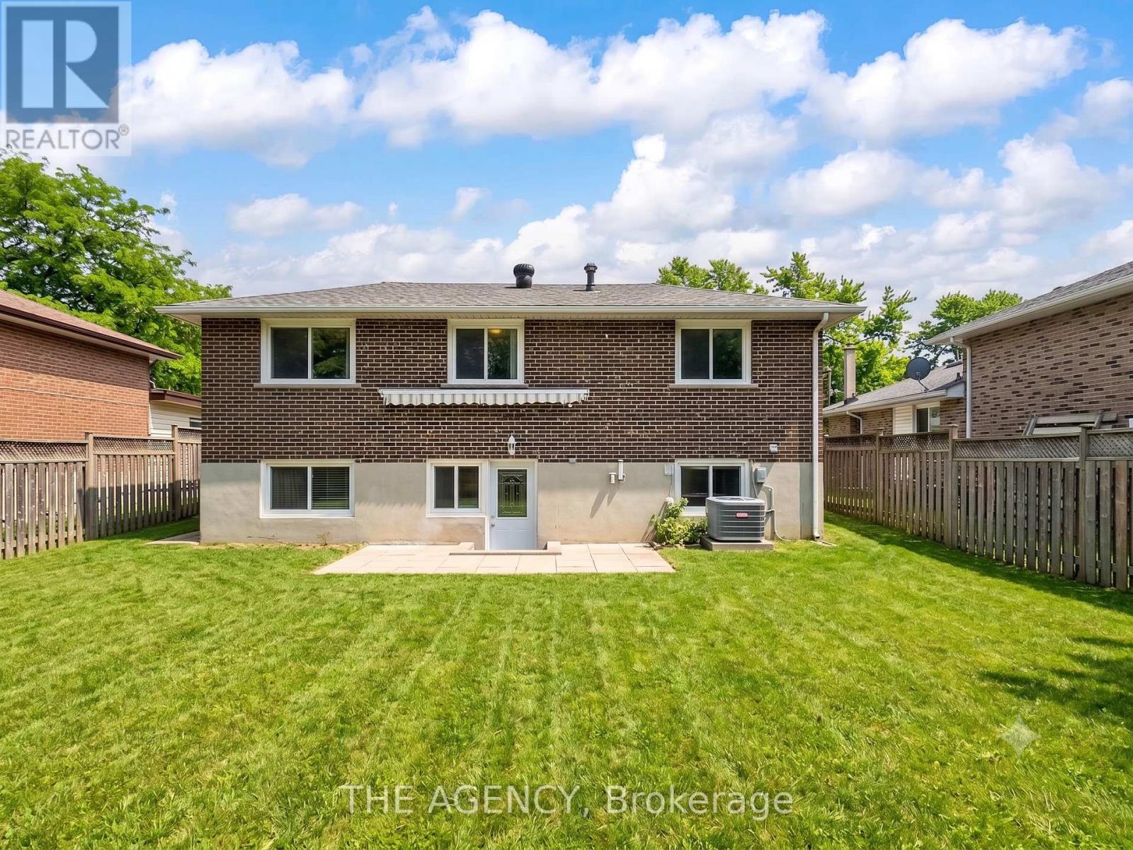 54 MANORGLEN CRESCENT - 20