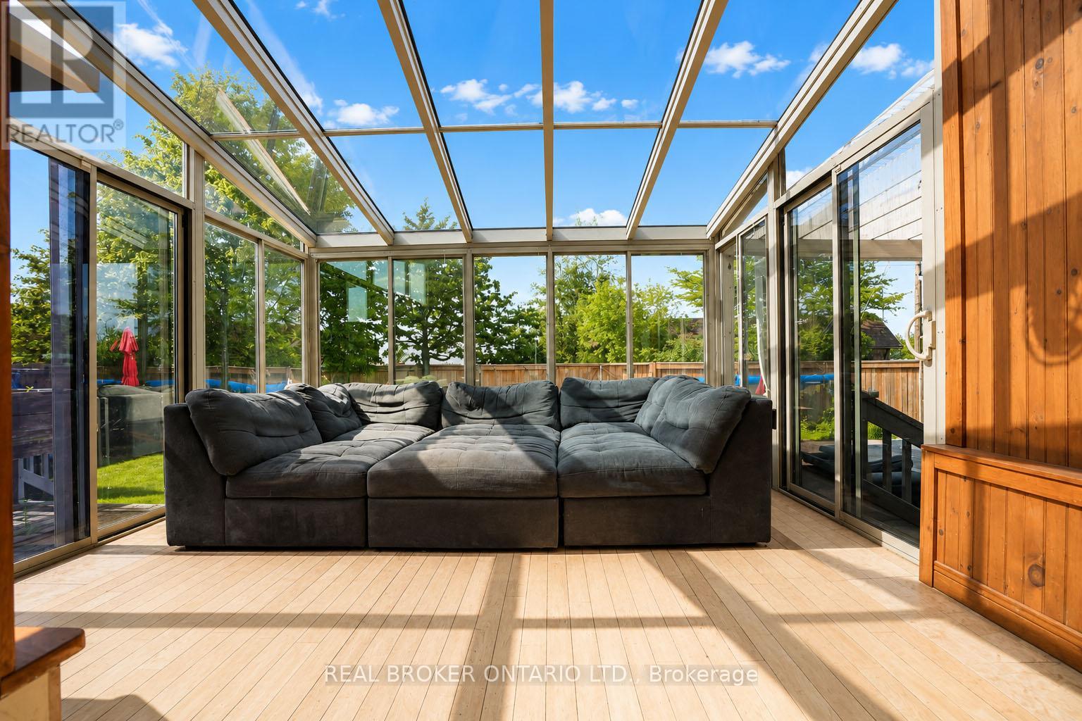 104 MOON DRIVE - 11