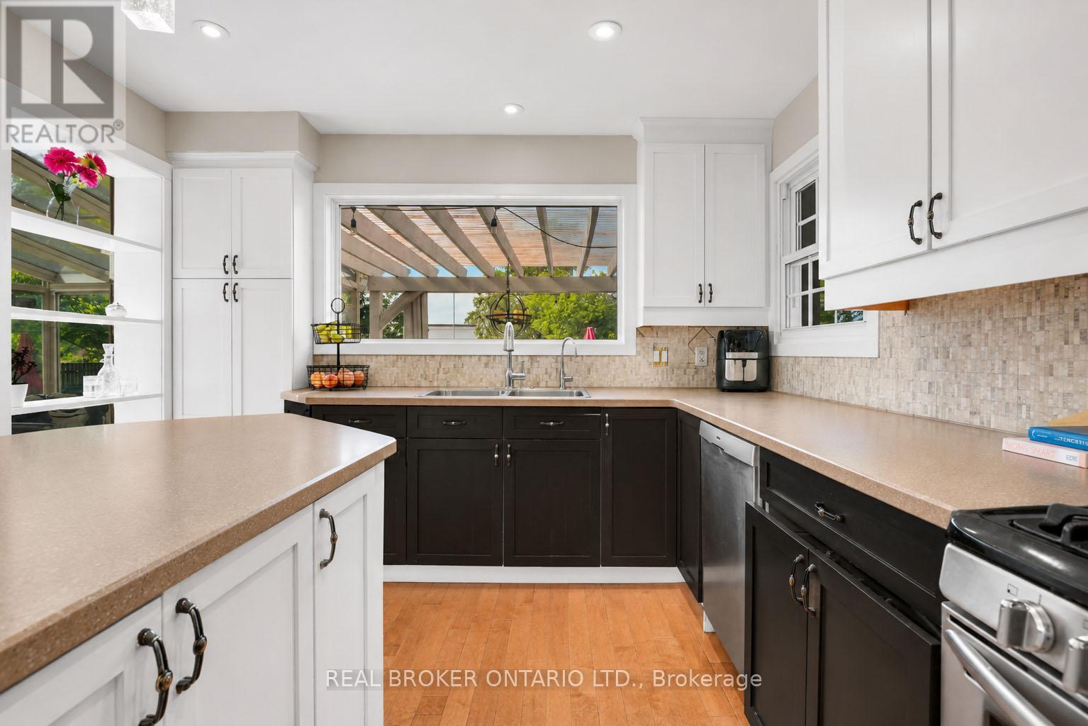 104 MOON DRIVE - 13