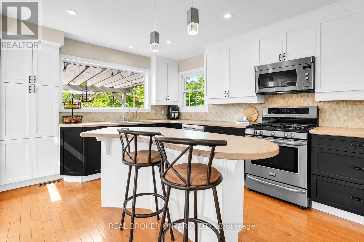 104 MOON DRIVE - 14