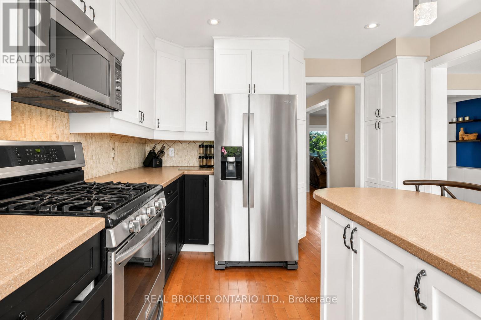 104 MOON DRIVE - 16