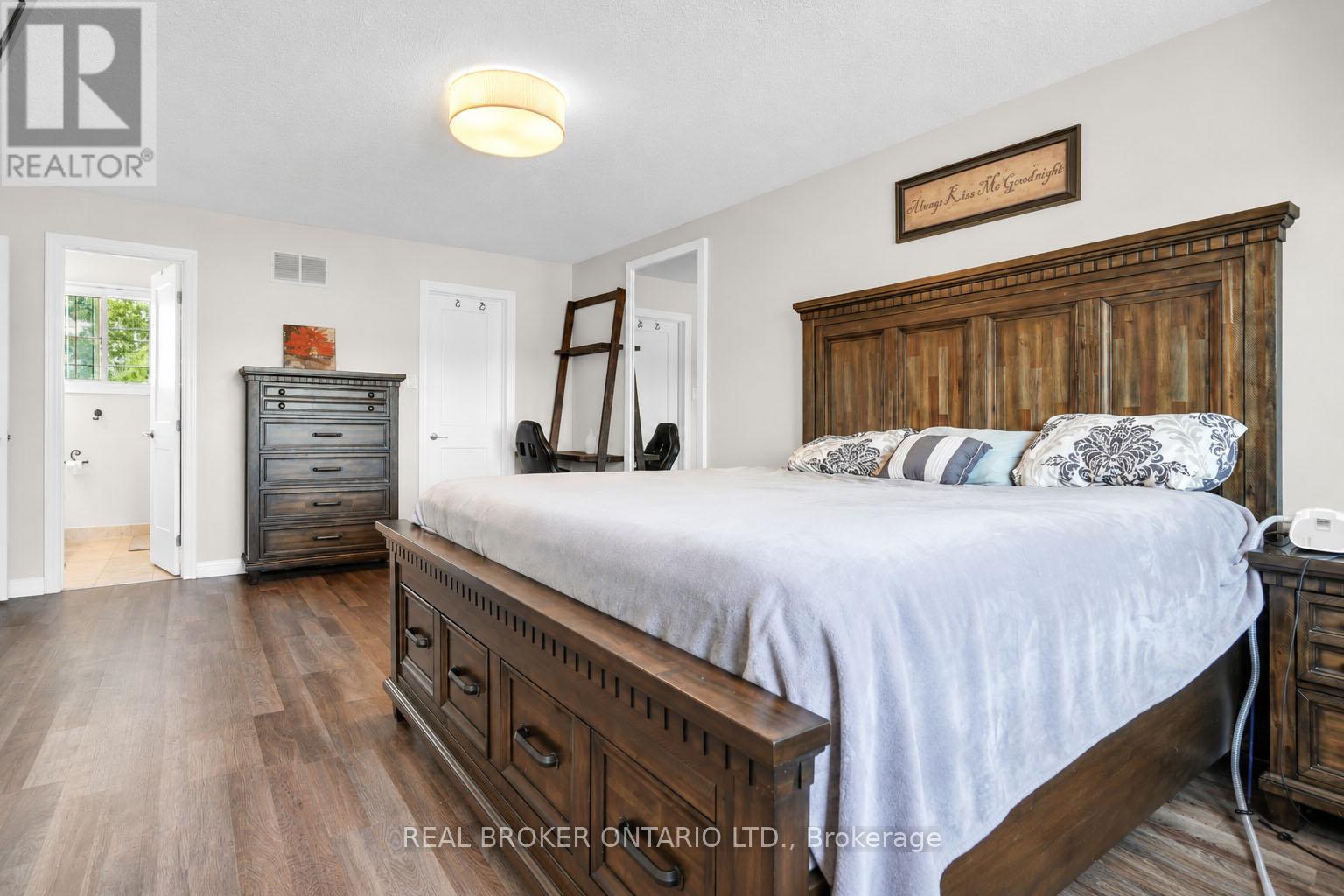 104 MOON DRIVE - 22