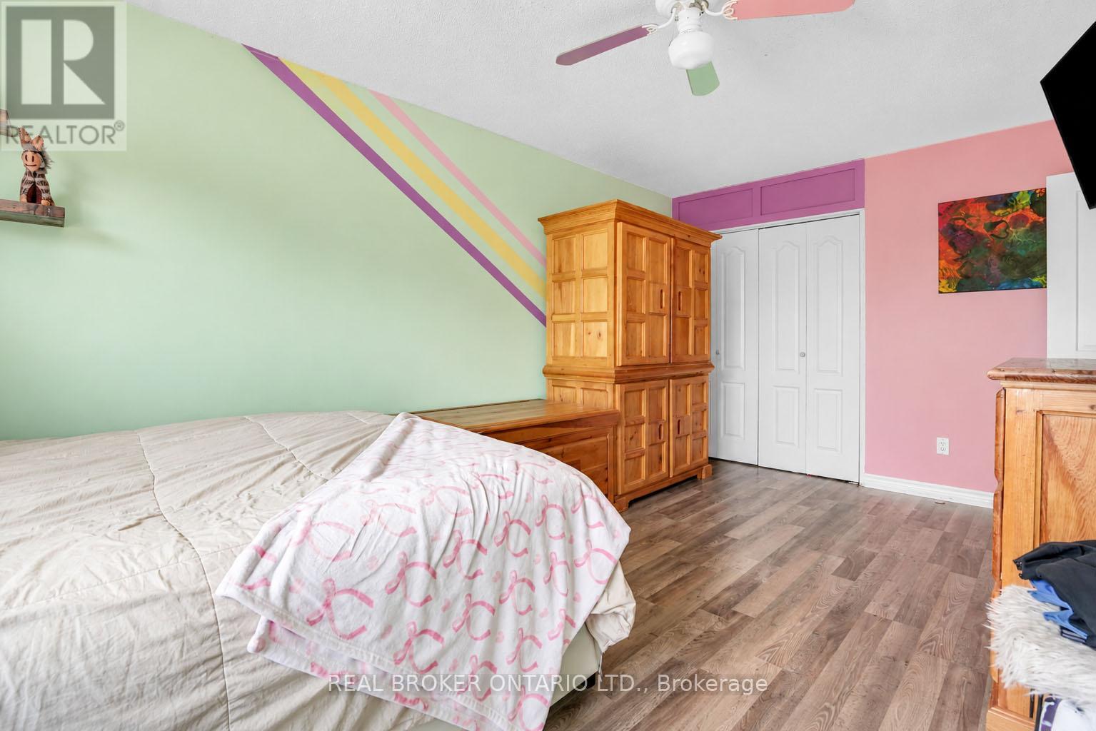 104 MOON DRIVE - 27
