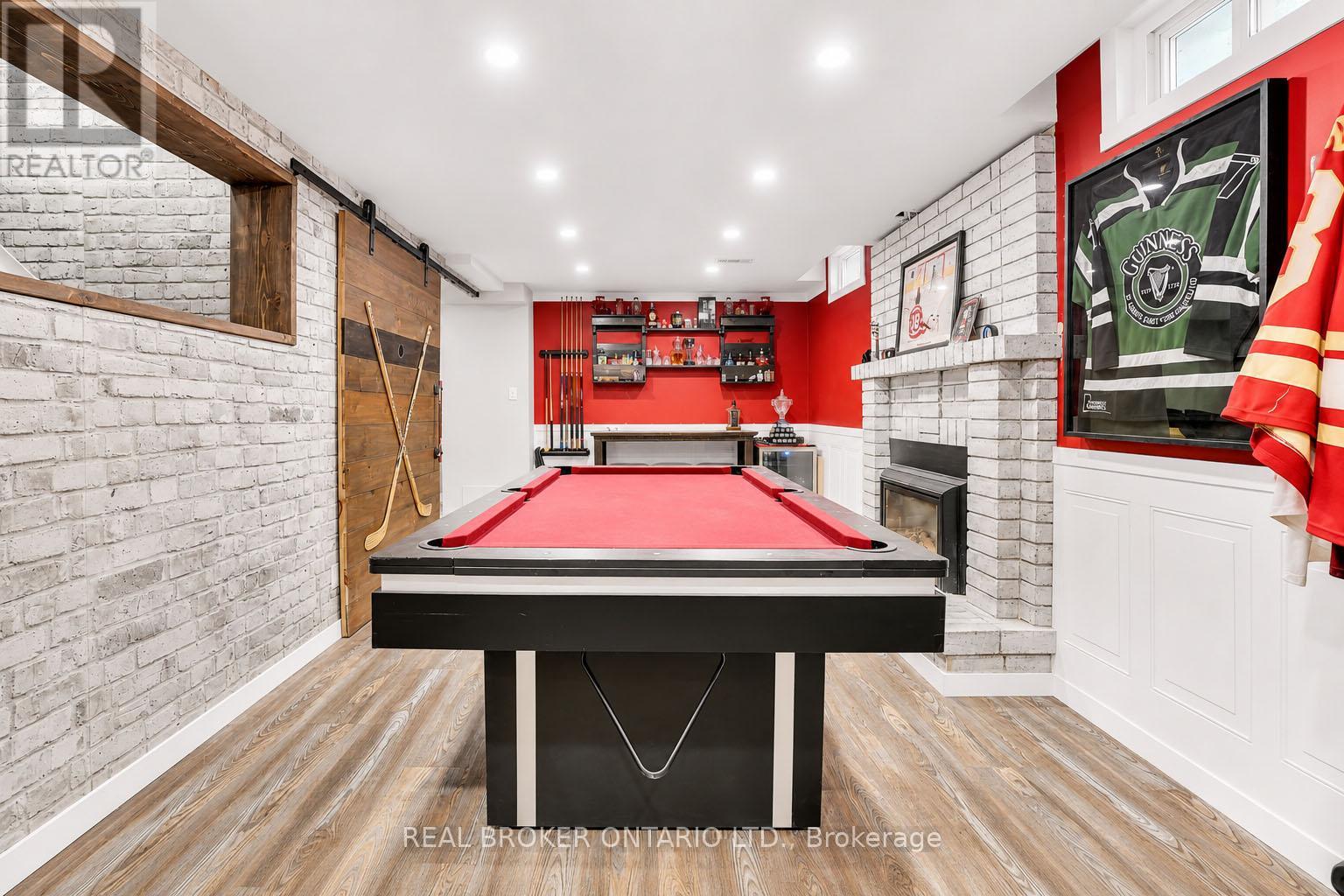 104 MOON DRIVE - 28