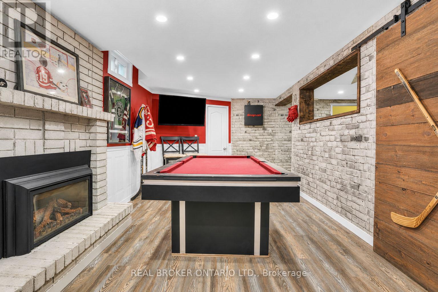 104 MOON DRIVE - 30