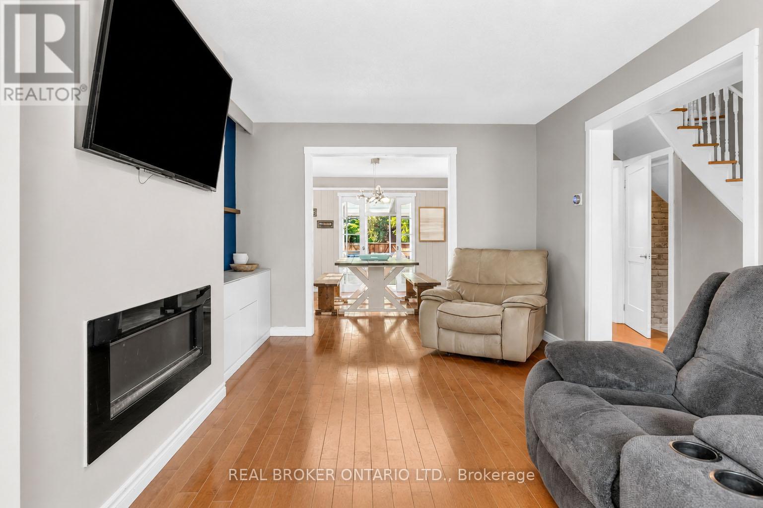 104 MOON DRIVE - 6