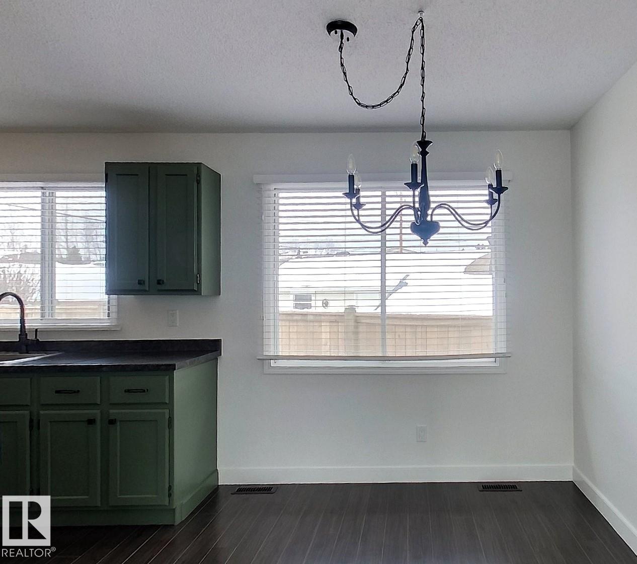 1102 55 ST - 7