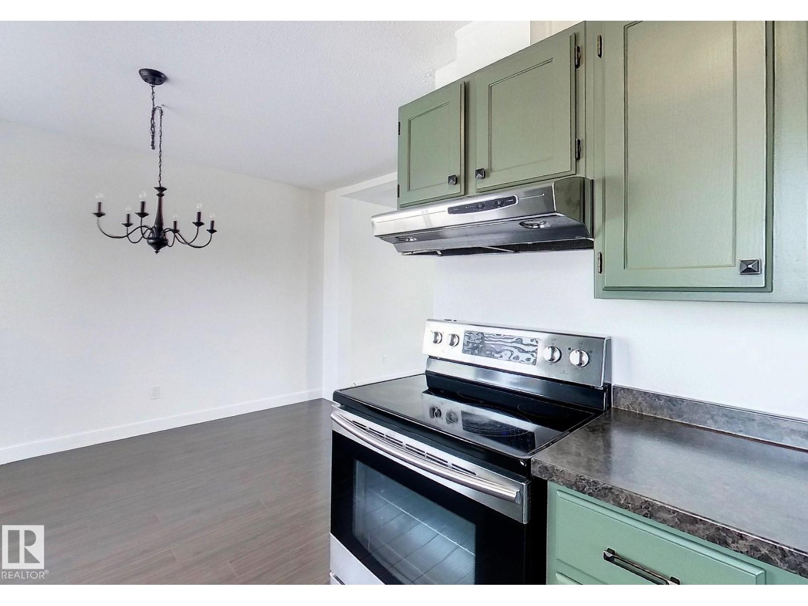 1102 55 ST - 10