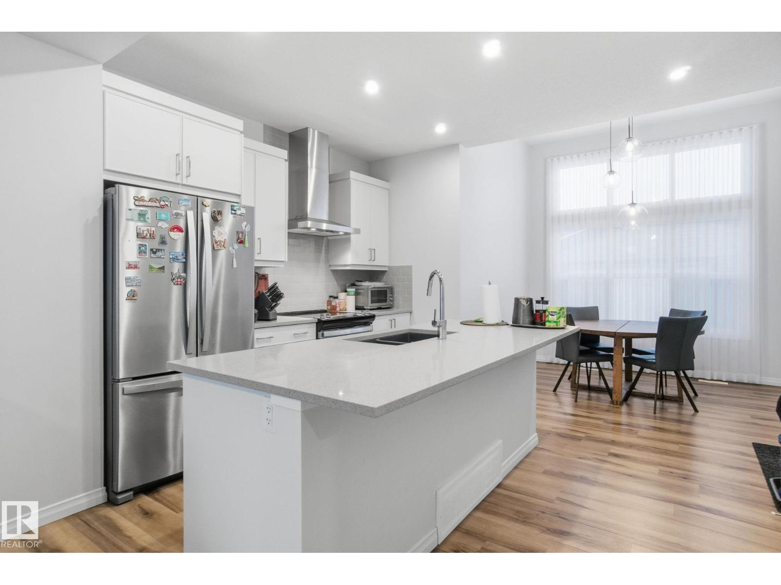 9323 226 ST NW - 11