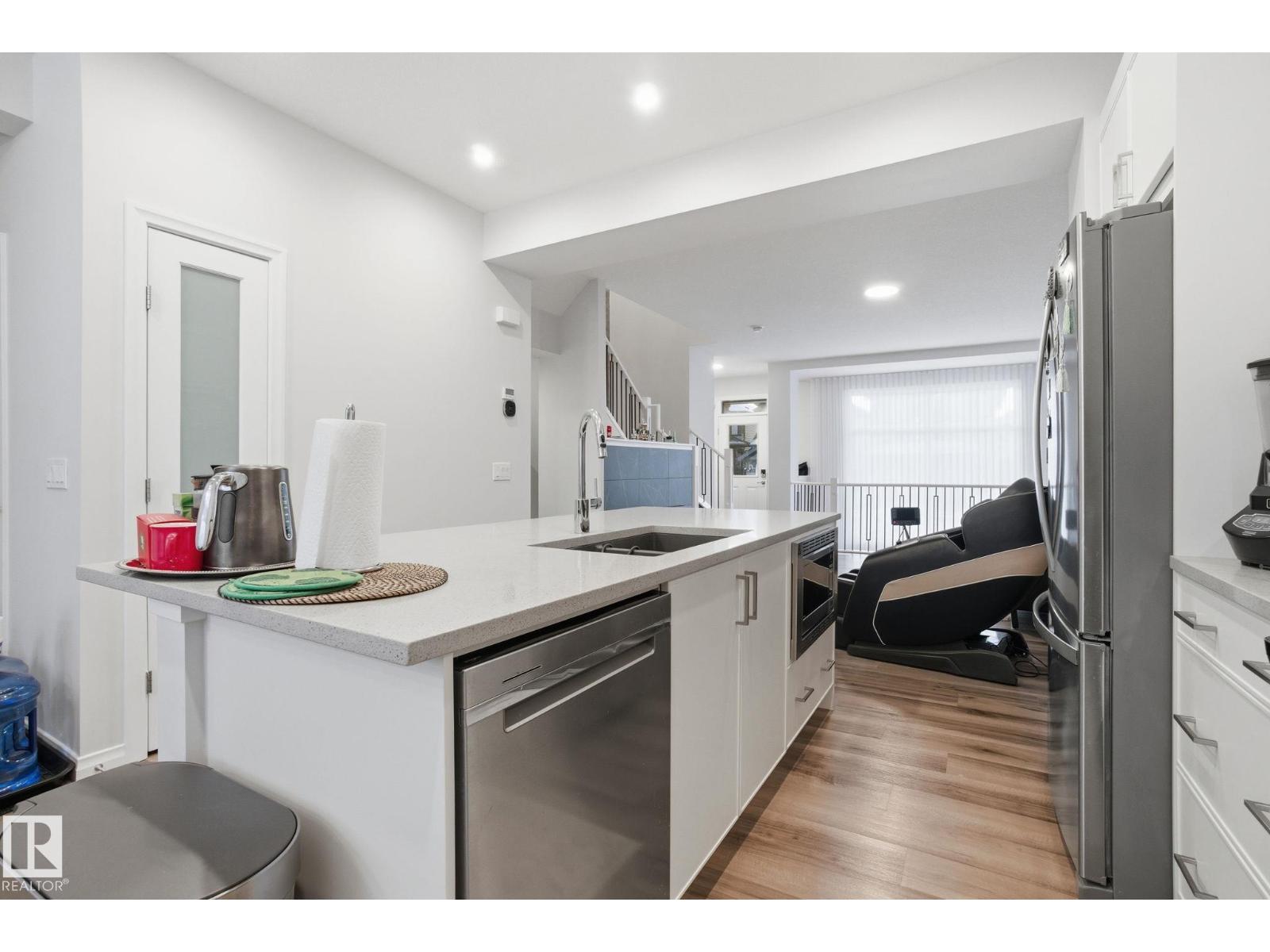 9323 226 ST NW - 14