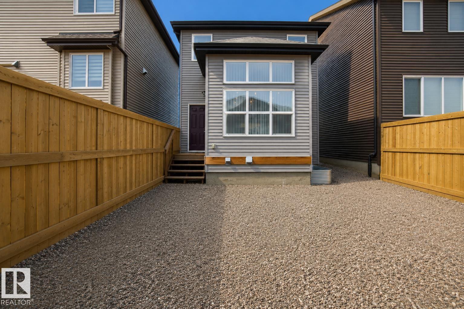 9323 226 ST NW - 45