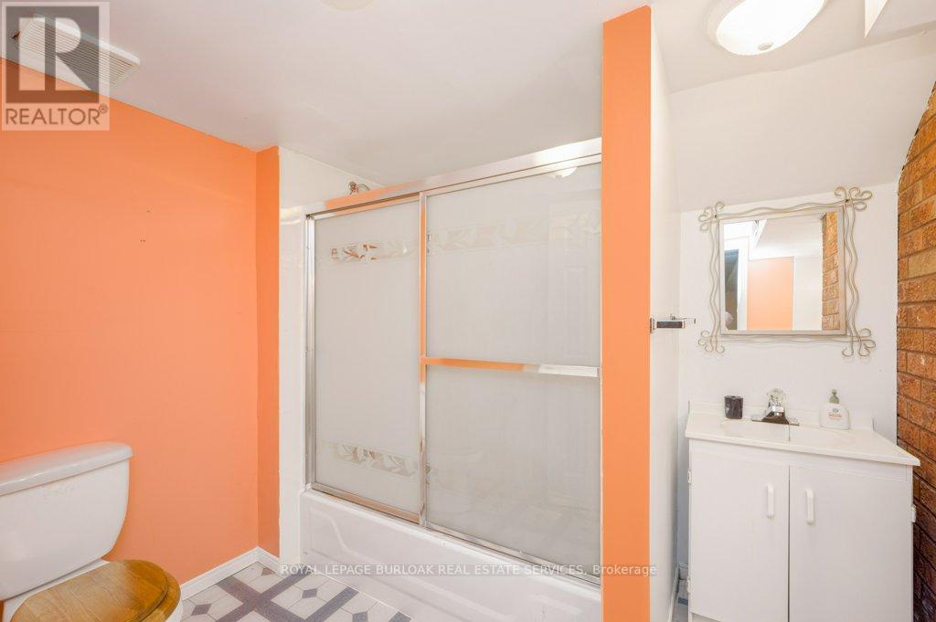 4649 THE GALLOPS - 28