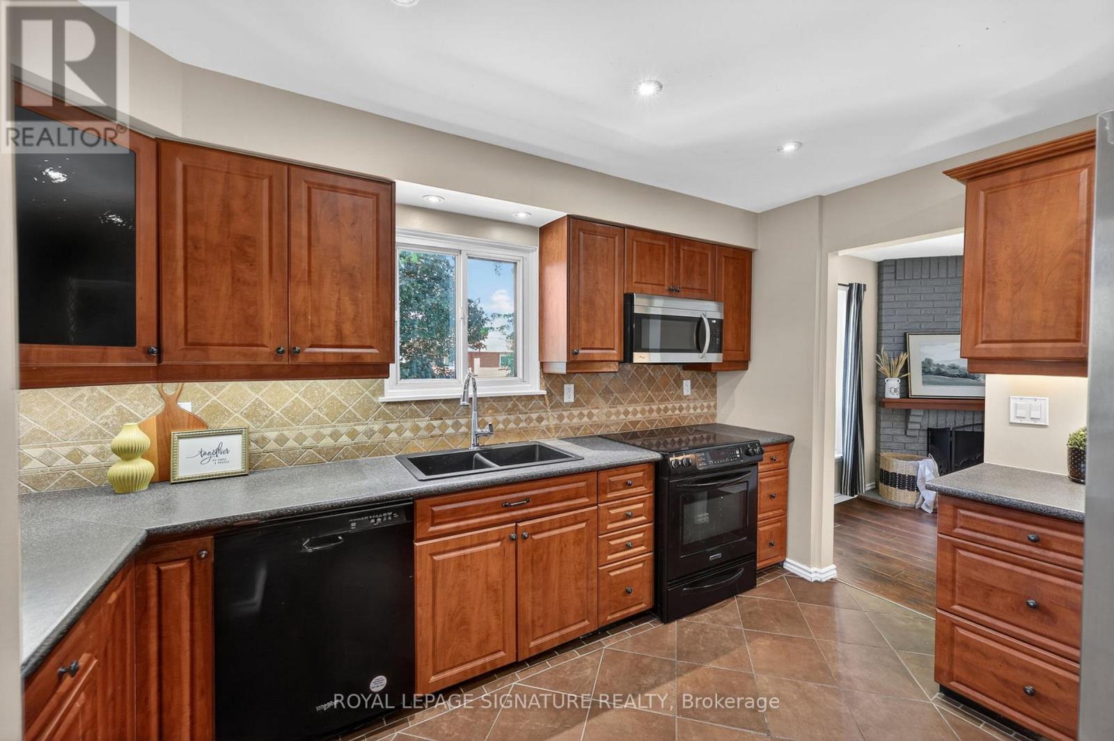29 MANSFIELD STREET - 10