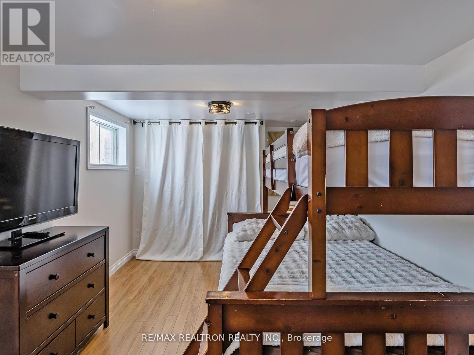 757 KINGS WHARF ROAD - 28