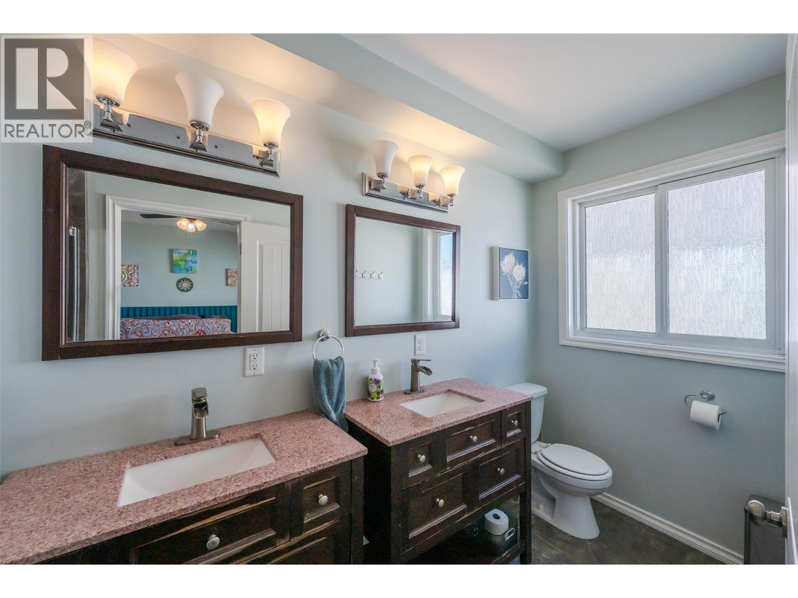 491 EASTSIDE Avenue - 65