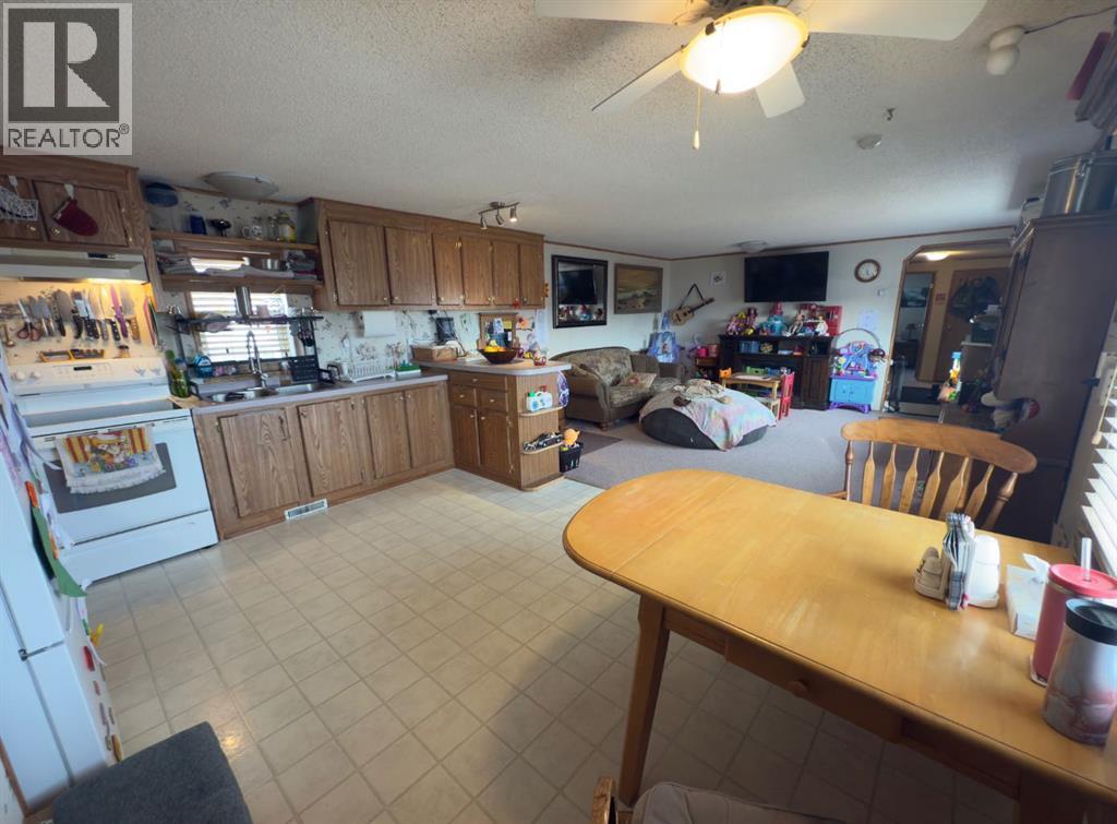331 Gleichen Street — photo 17