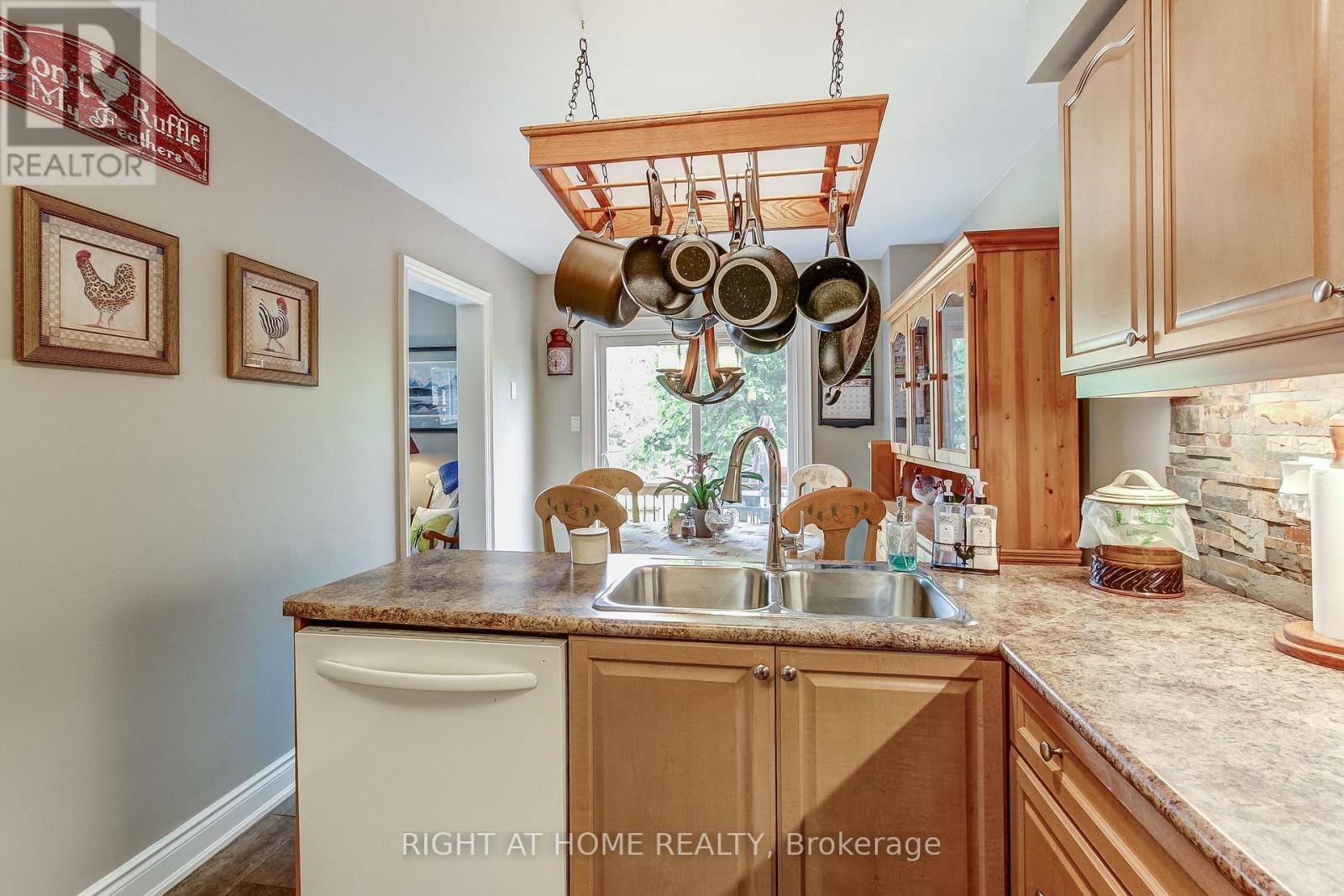 406 LEVANNA LANE - 12