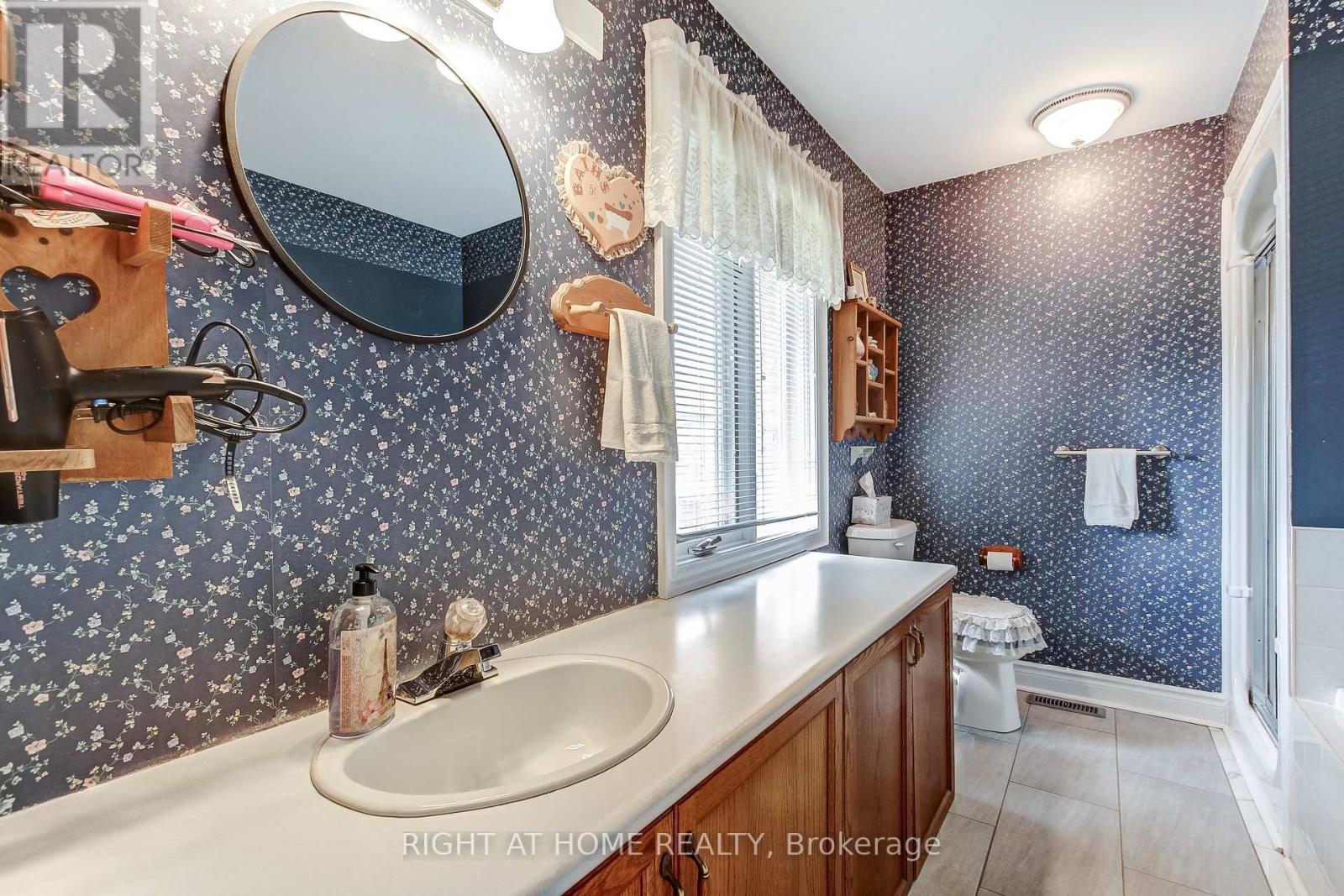 406 LEVANNA LANE - 26