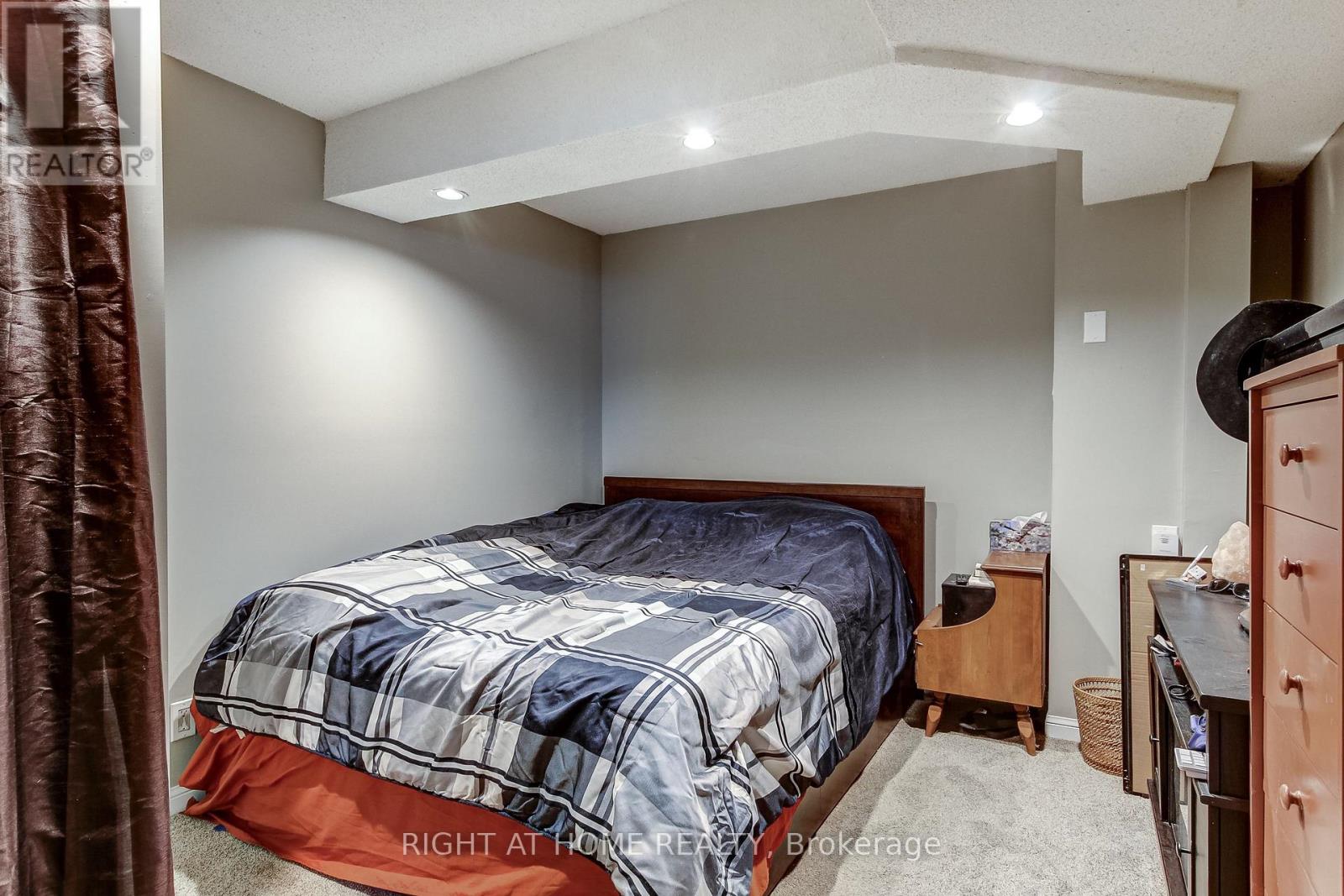 406 LEVANNA LANE - 34