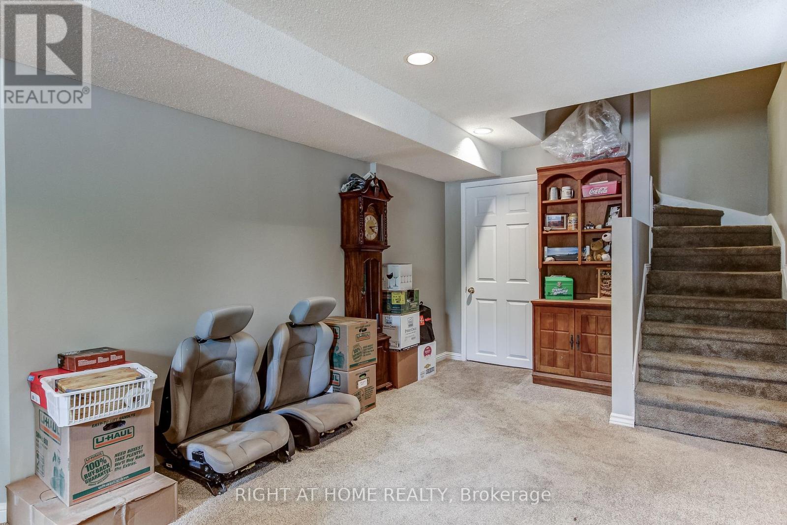 406 LEVANNA LANE - 29
