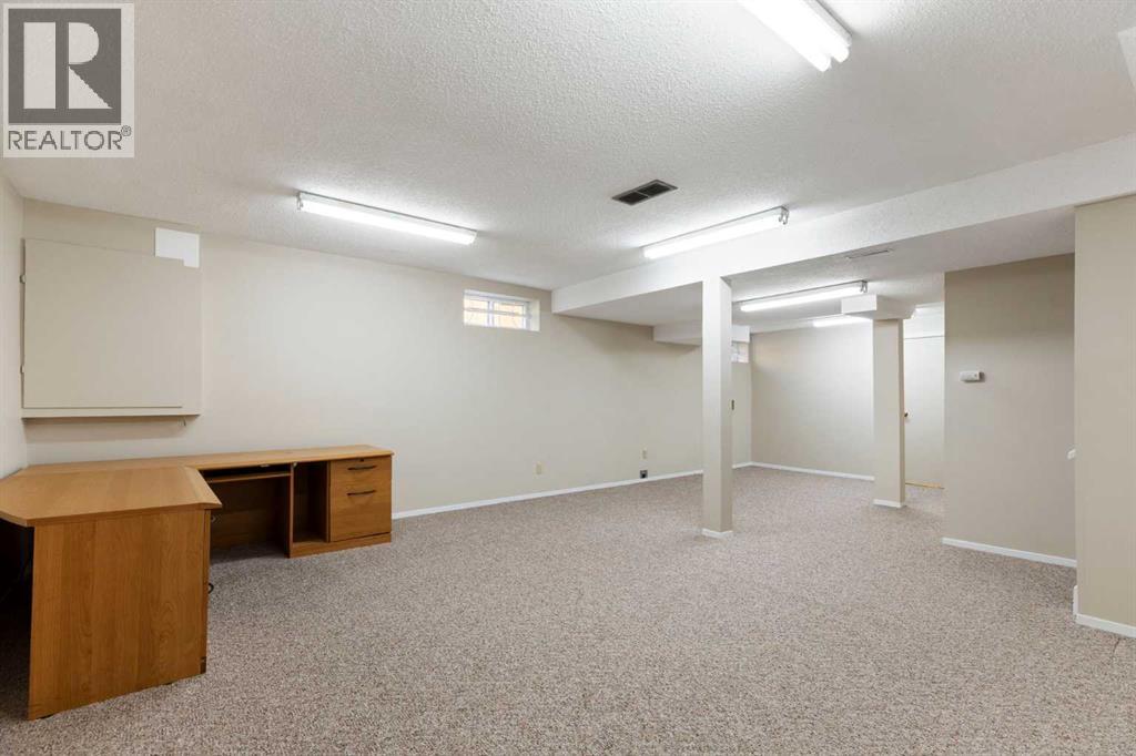 23 Millside Place SW — photo 32