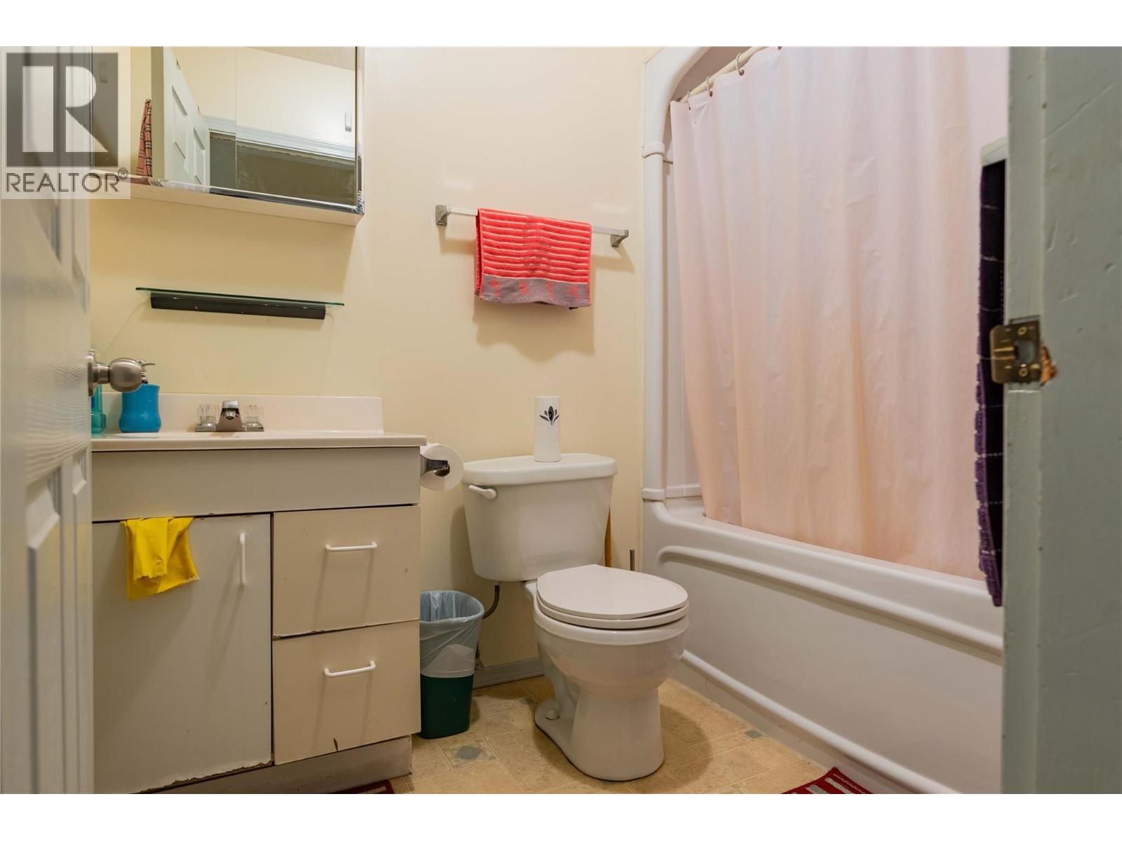 1410 Bay Avenue, Trail