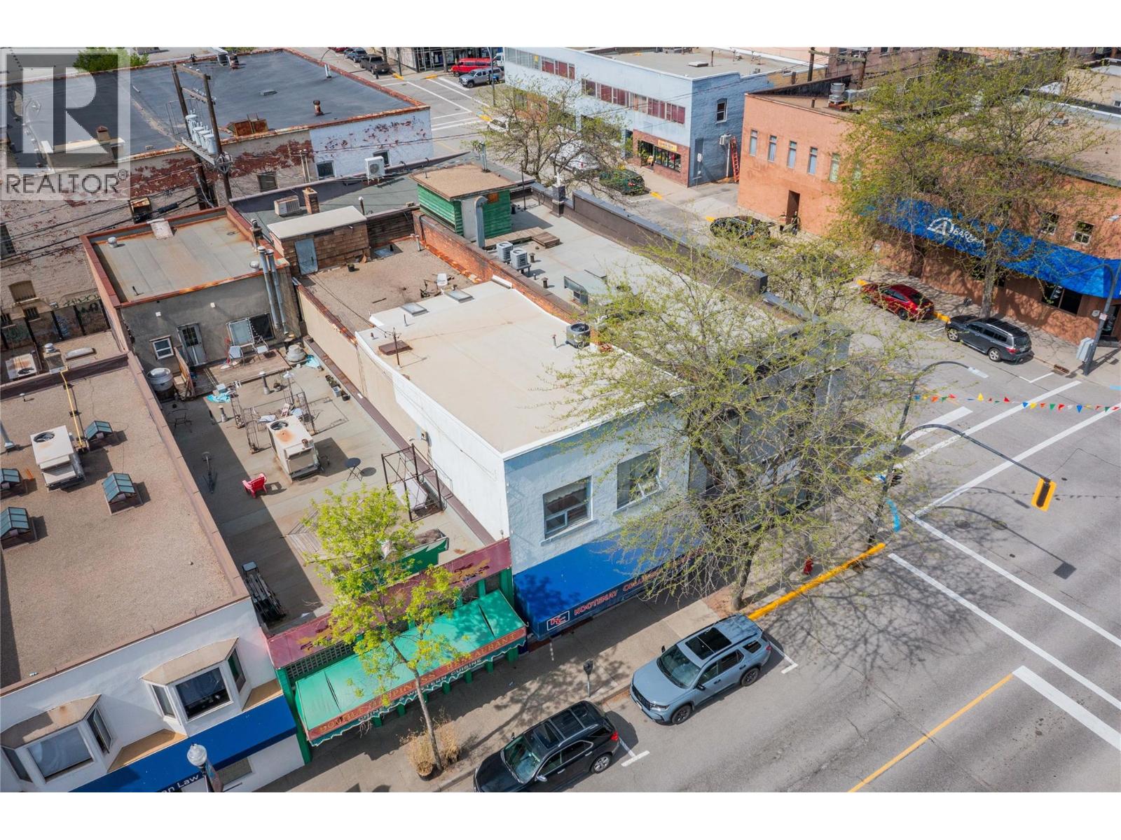 1410 Bay Avenue, Trail