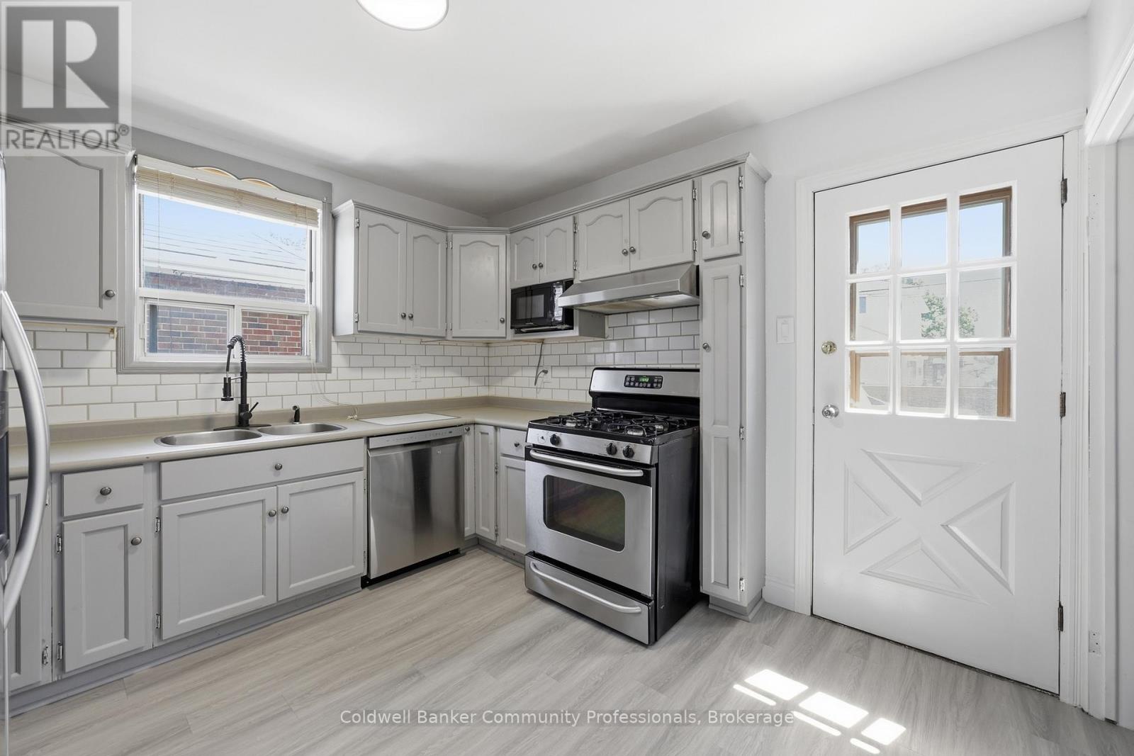 97 TRAGINA AVENUE S - 17