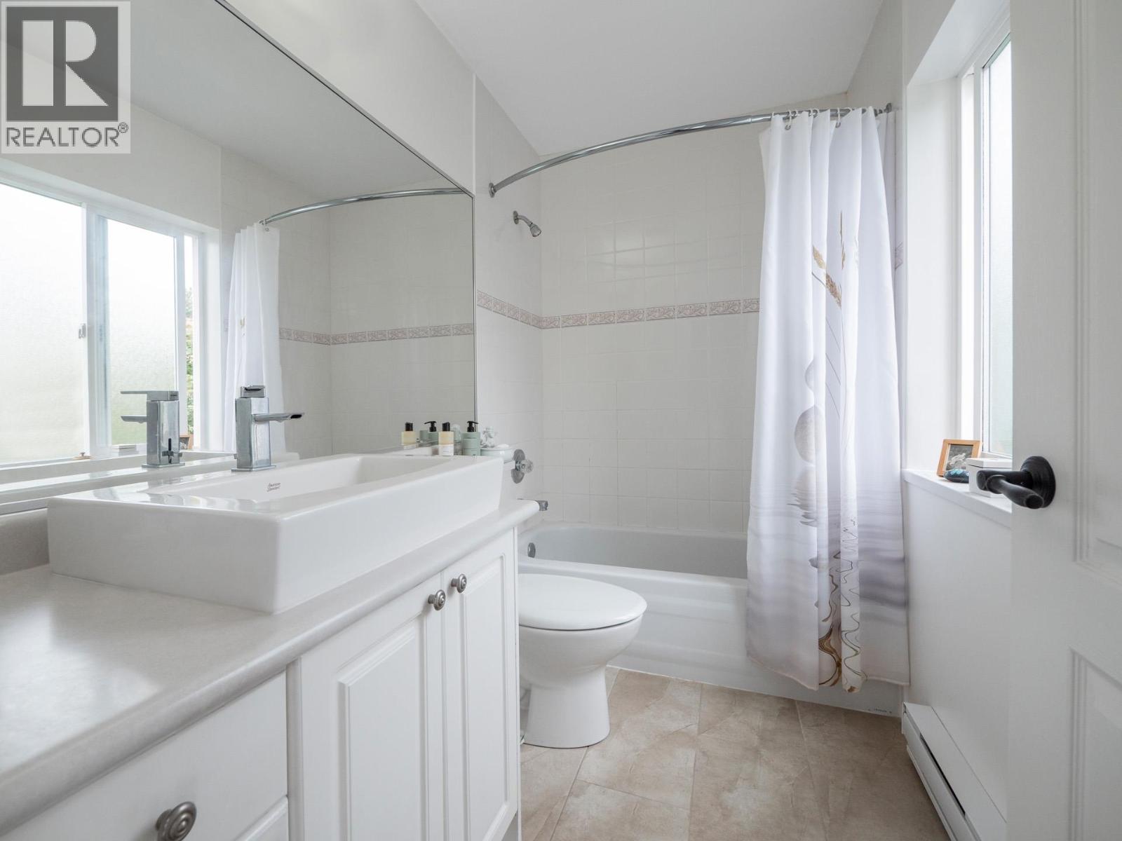 6 735 PARK ROAD, Gibsons