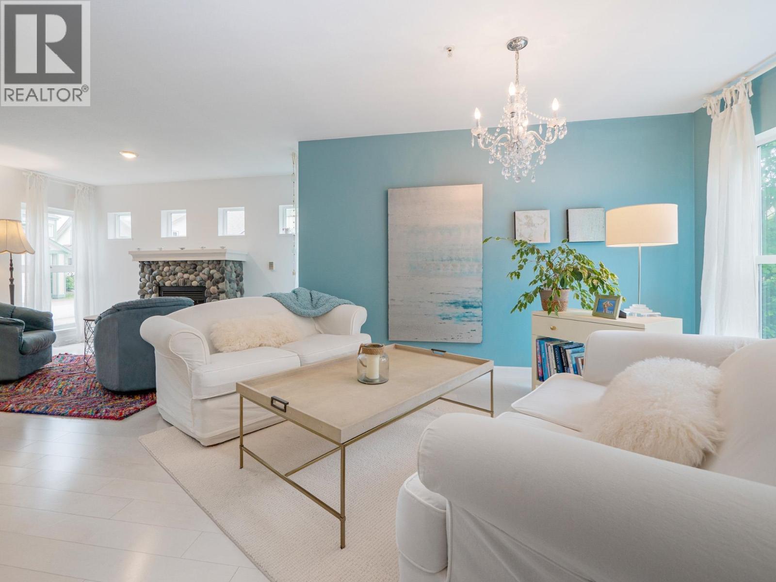6 735 PARK ROAD, Gibsons