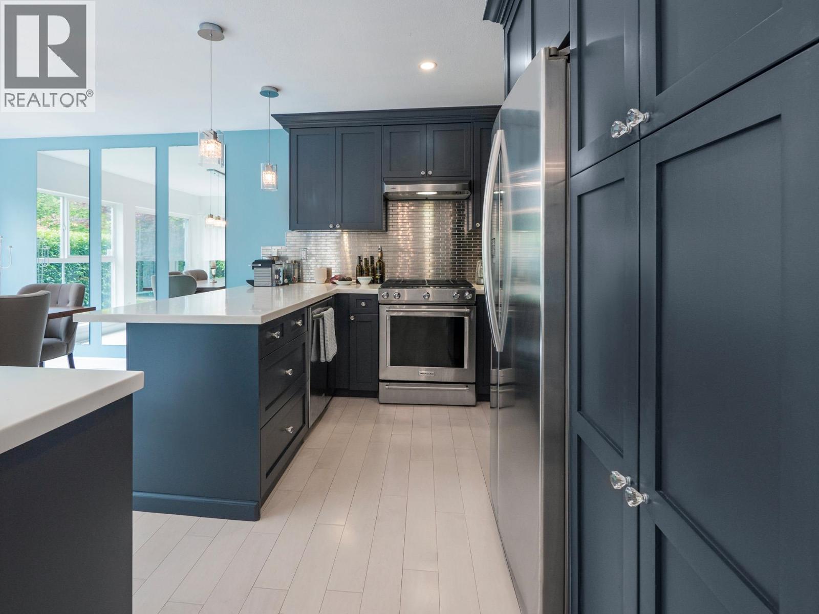 6 735 PARK ROAD, Gibsons