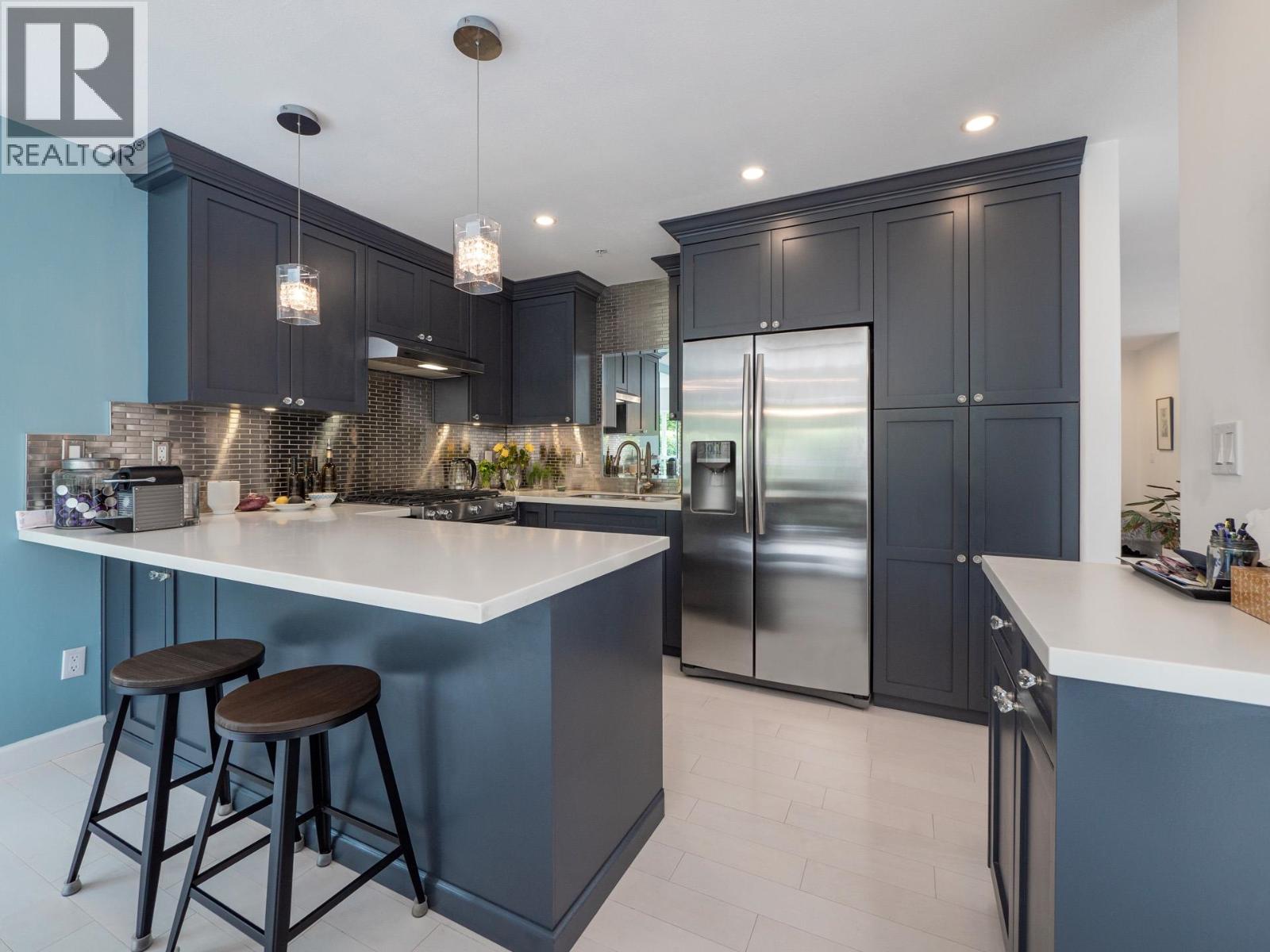 6 735 PARK ROAD, Gibsons