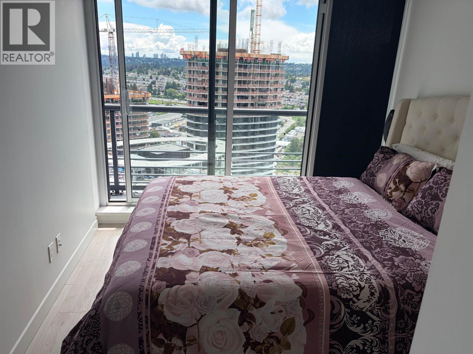 2711 4730 LOUGHEED HIGHWAY — main photo