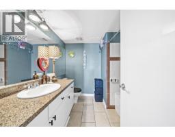 312 6 Renaissance Square, New Westminster, BC V3M6N8 Photo 17