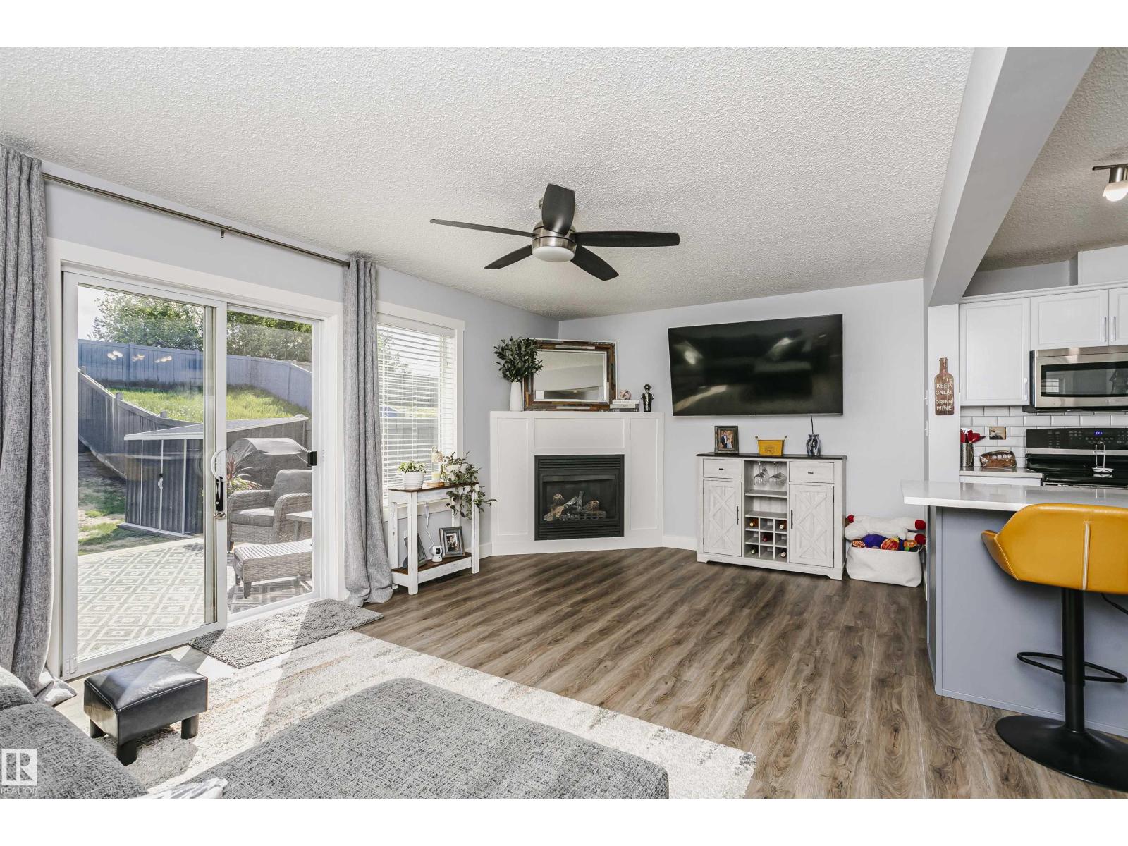 3713 11 ST NW - 8