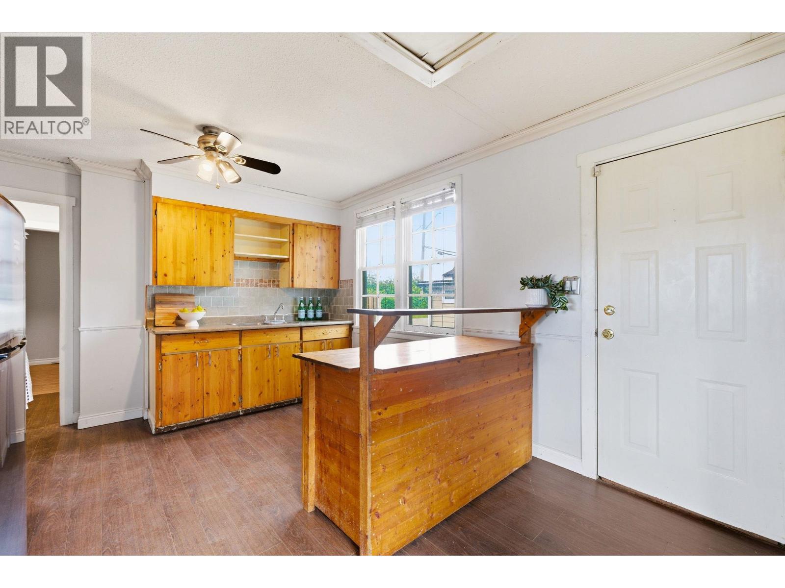 11 CATALINA Crescent, Richmond