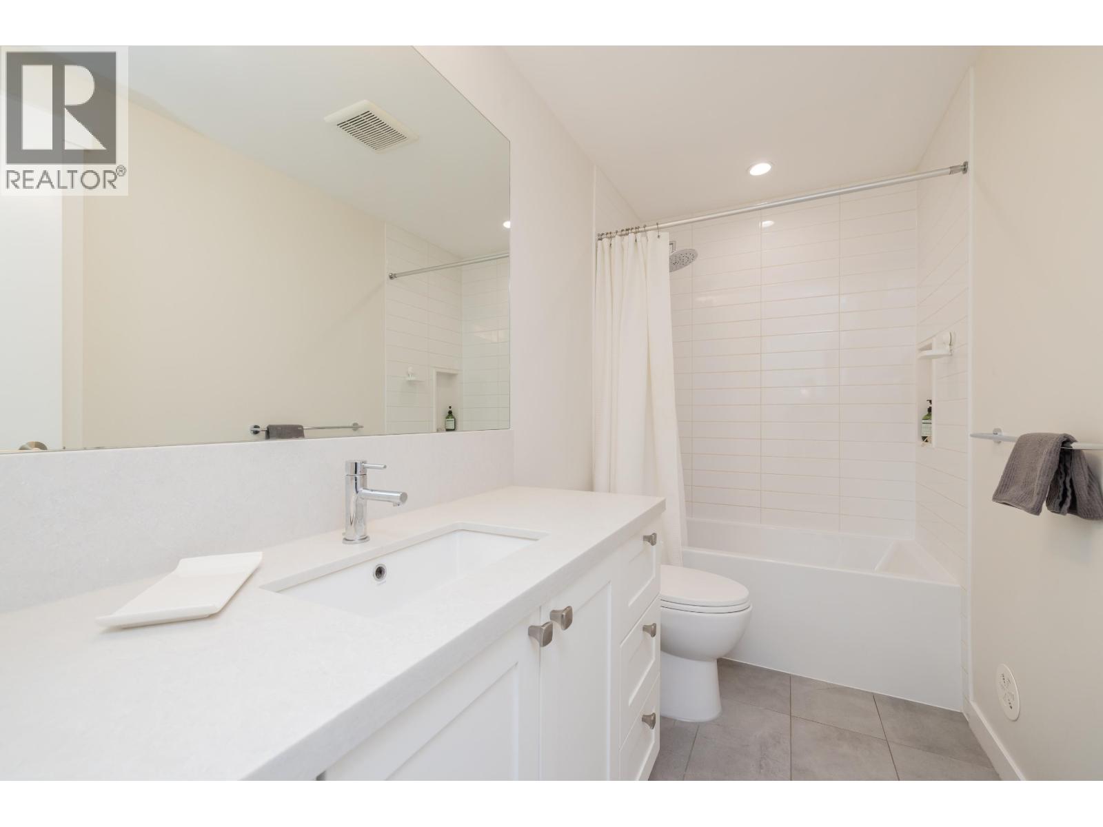 4702 HAZELNUT Way, Delta