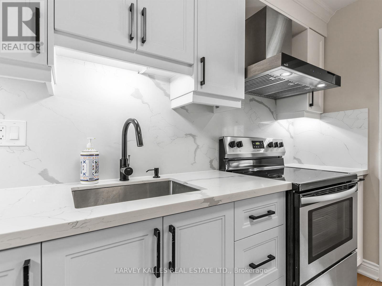 40 BLACKTHORN DRIVE - 12