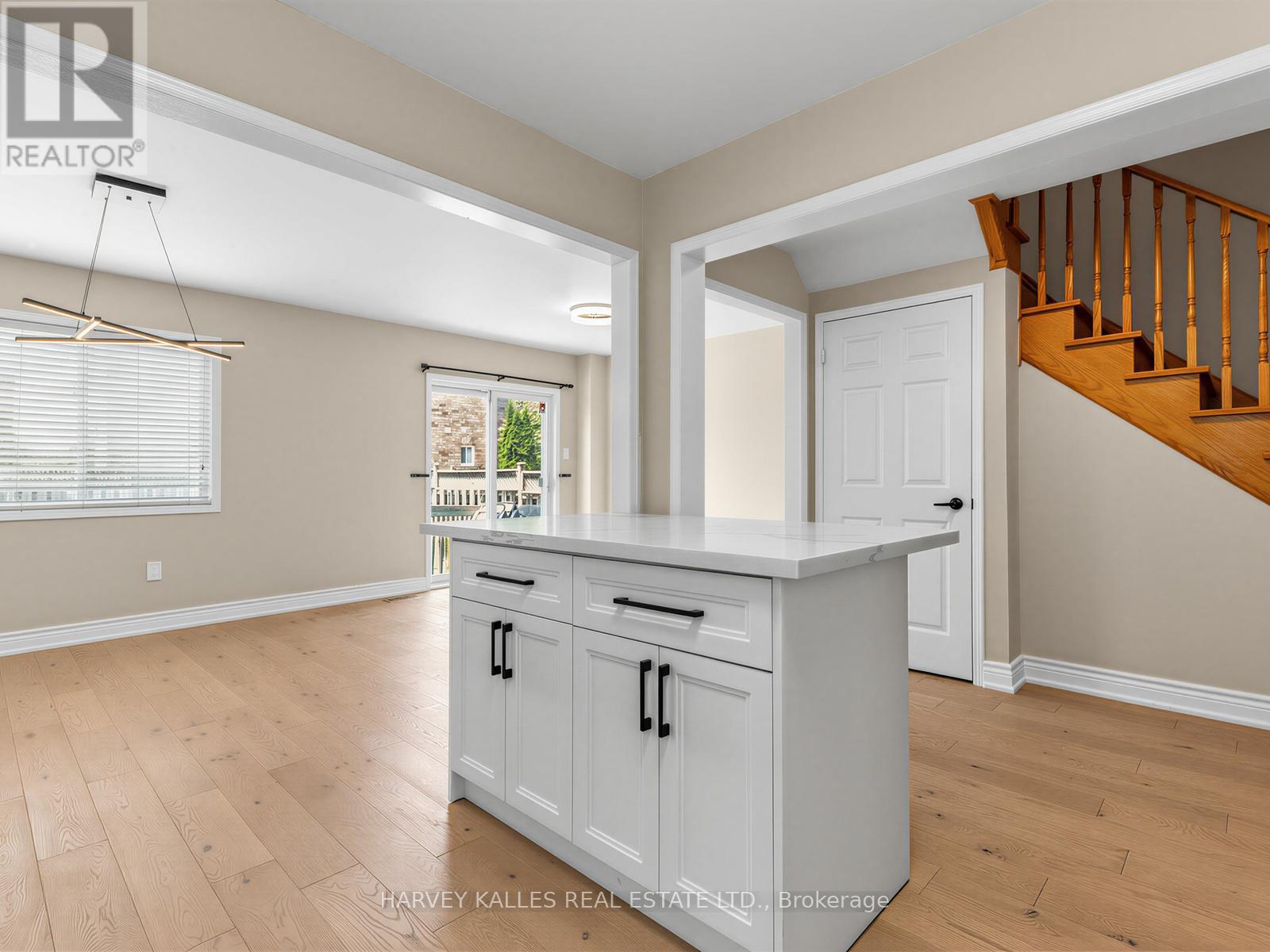 40 BLACKTHORN DRIVE - 13