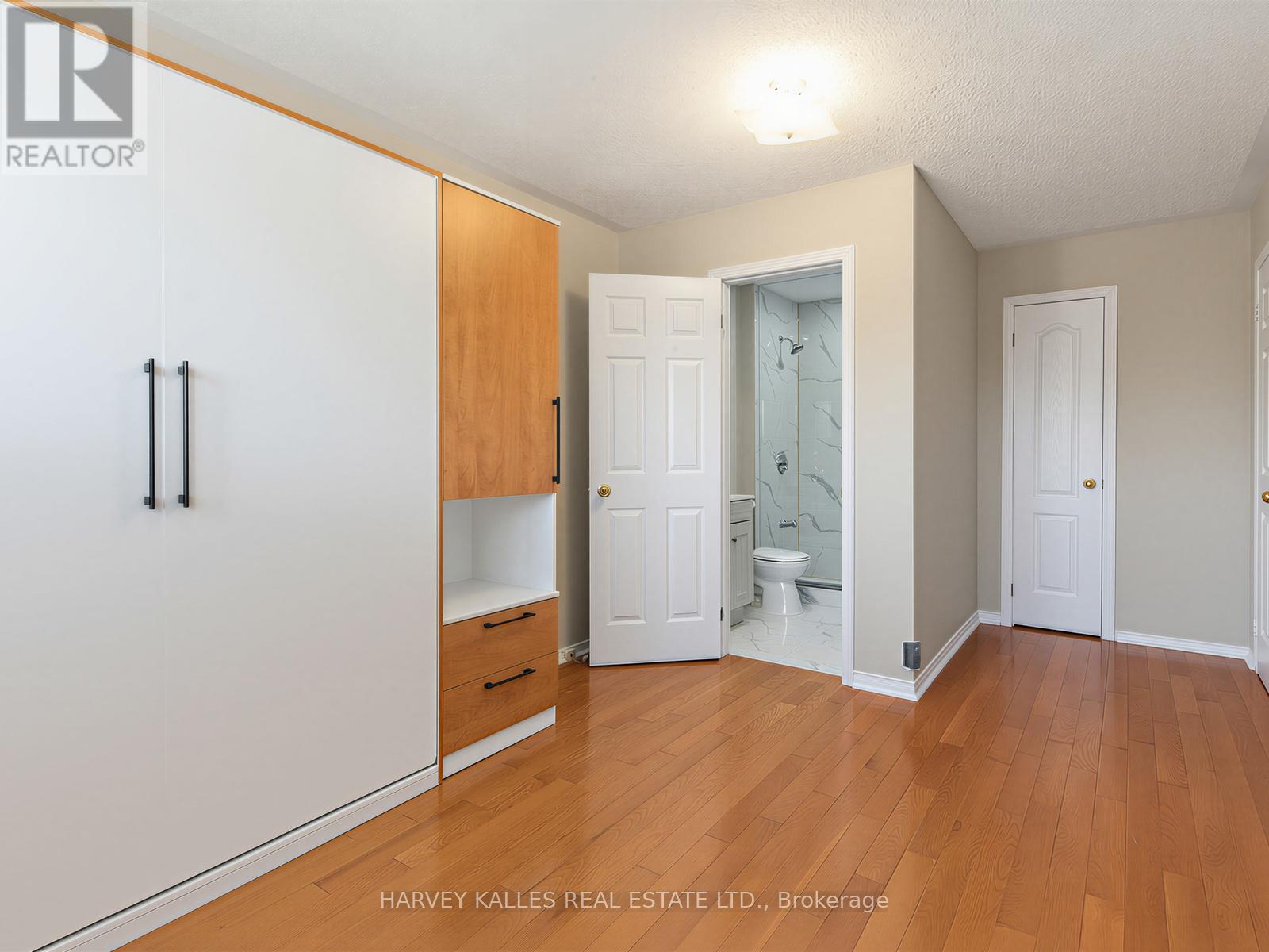 40 BLACKTHORN DRIVE - 22