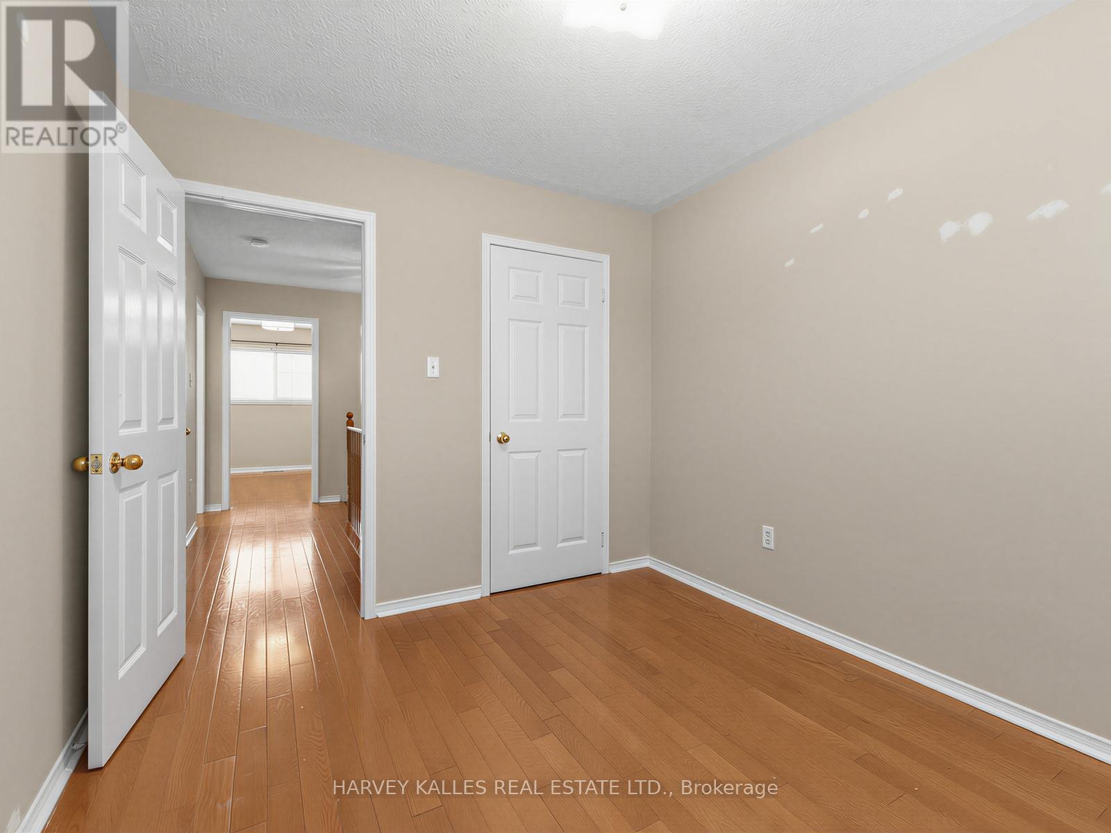 40 BLACKTHORN DRIVE - 25