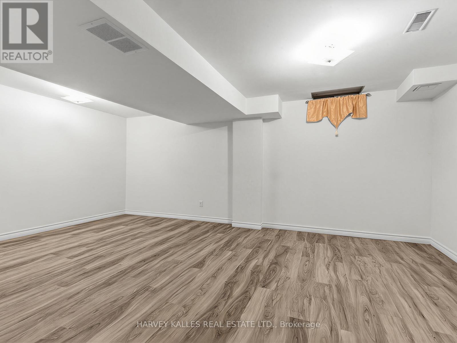 40 BLACKTHORN DRIVE - 27