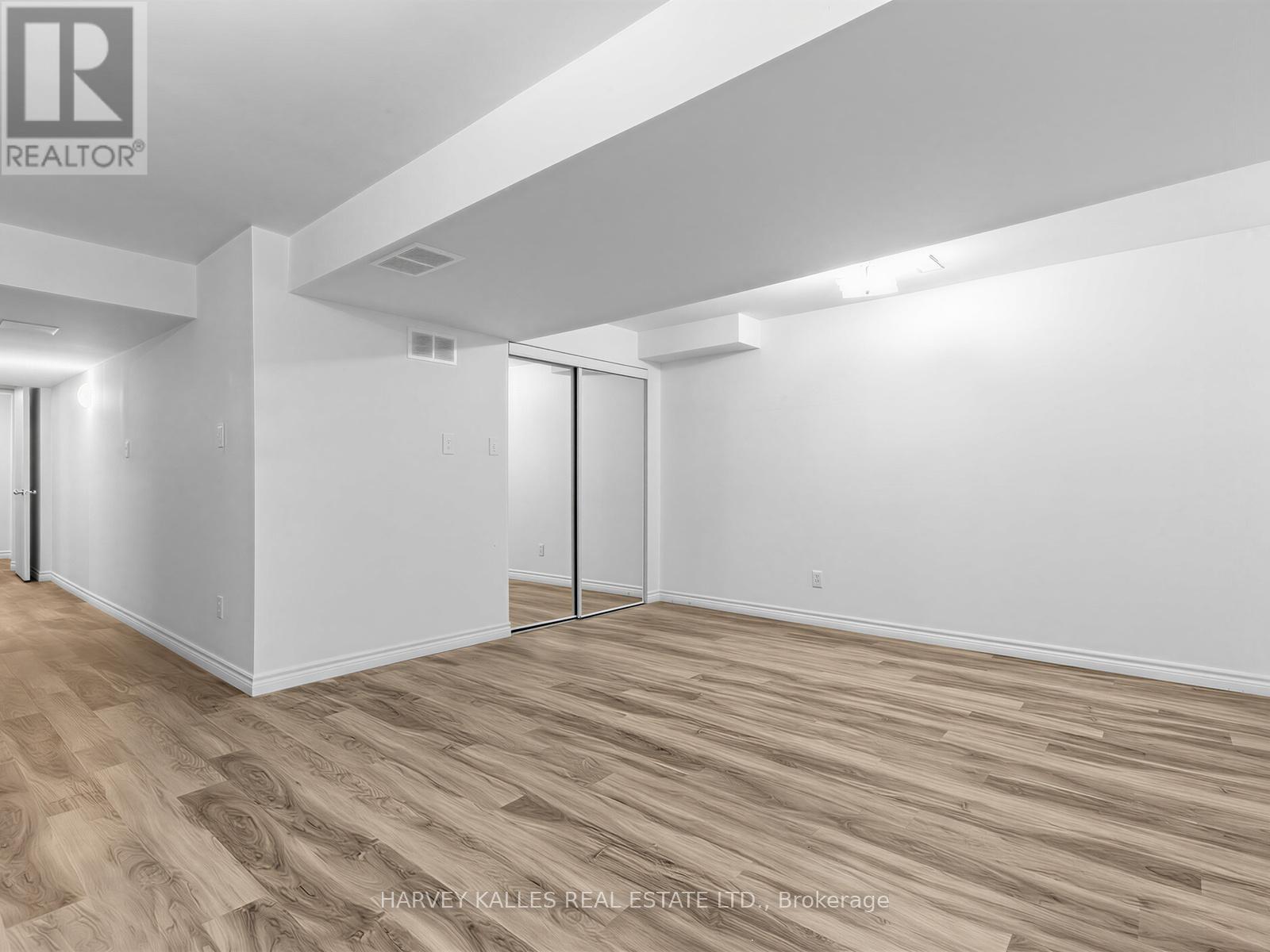 40 BLACKTHORN DRIVE - 28