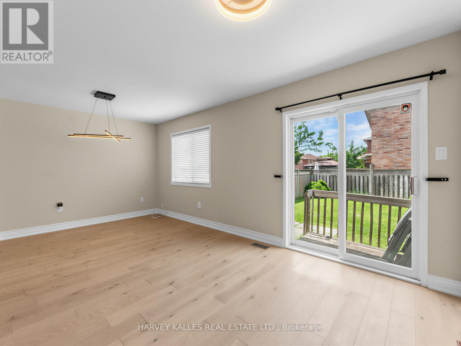 40 BLACKTHORN DRIVE - 6