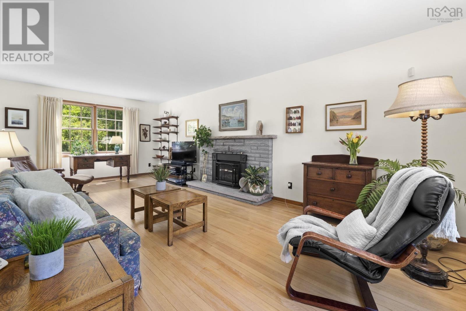 Property 8 of 50 of 48 Lorne Avenue