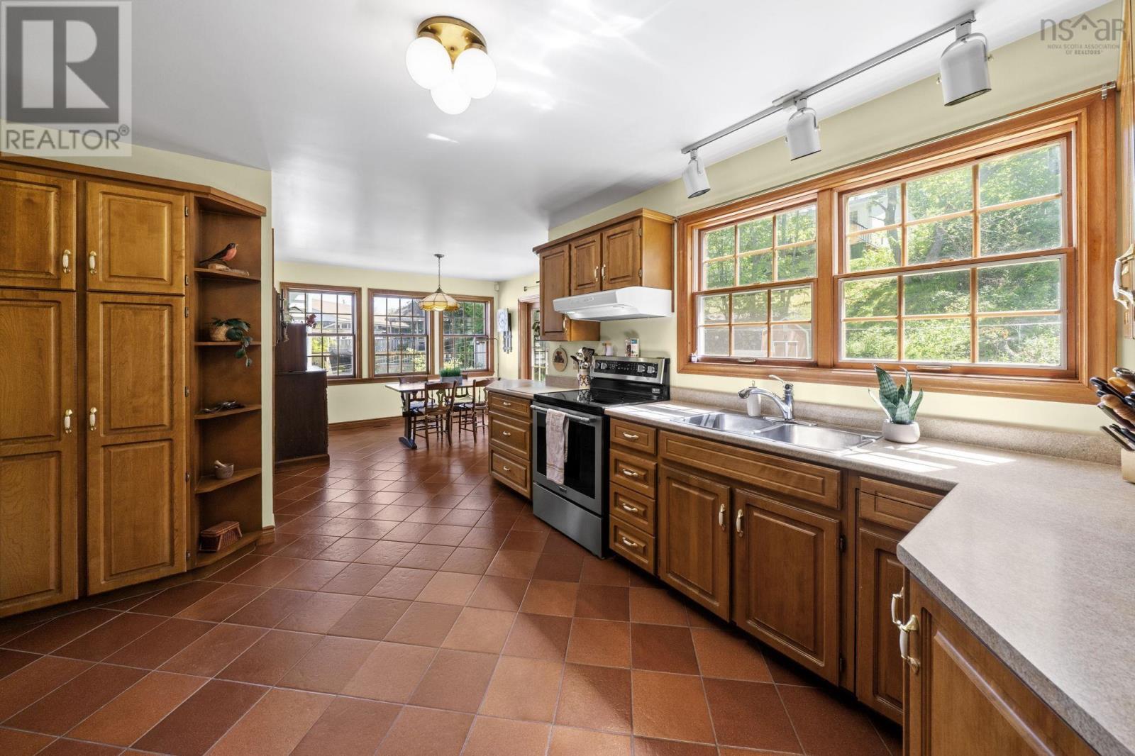 Property 2 of 50 of 48 Lorne Avenue