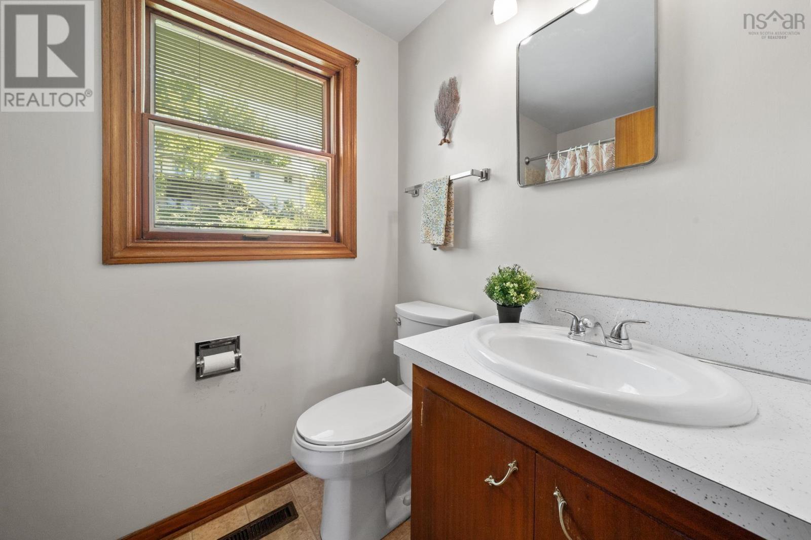 Property 33 of 50 of 48 Lorne Avenue