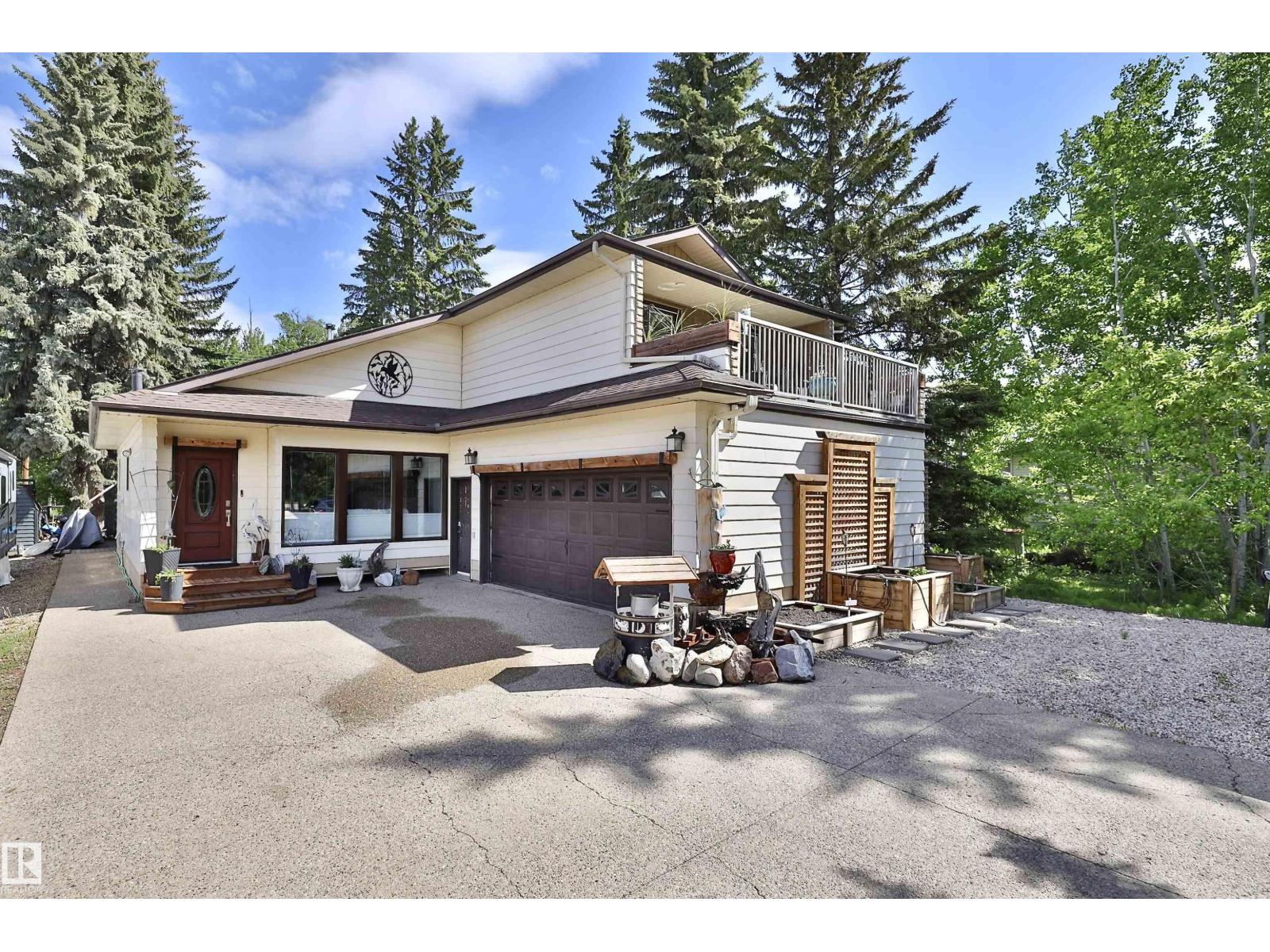 4652 50 AV — photo 15