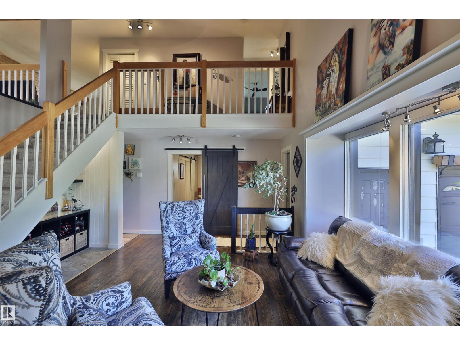 4652 50 AV — photo 20